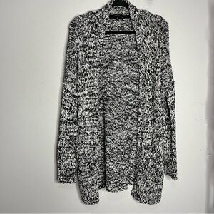 Women's Black and White Knit Sweater